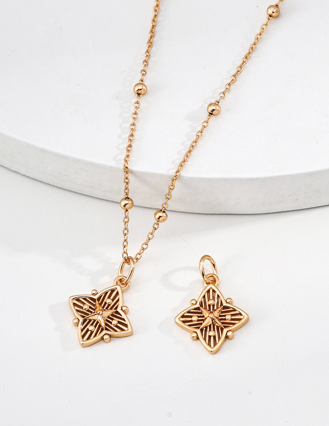 Astralis Clover Necklace