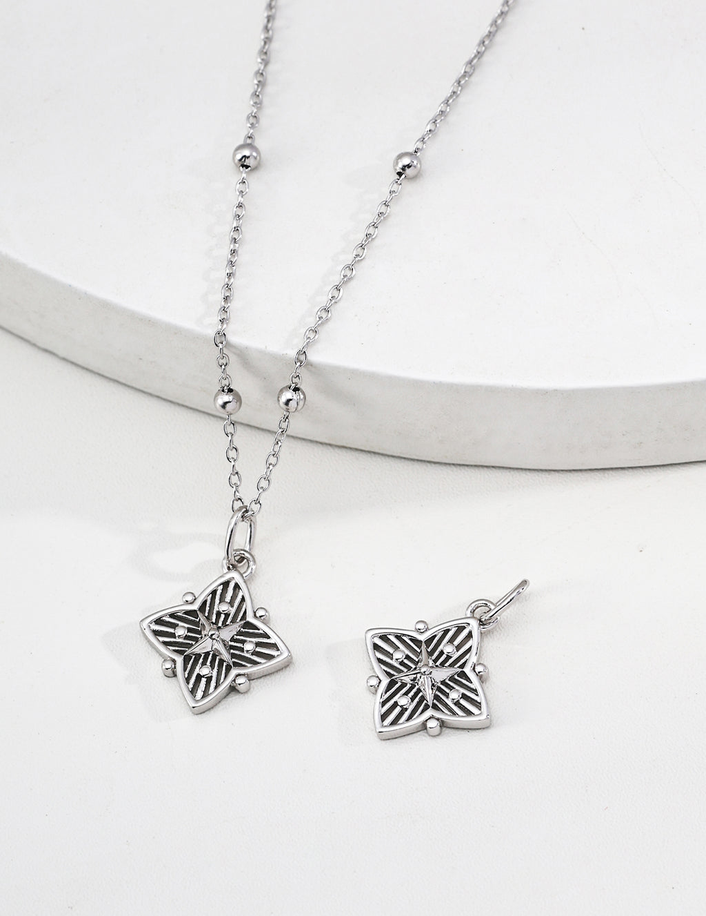 Astralis Clover Necklace