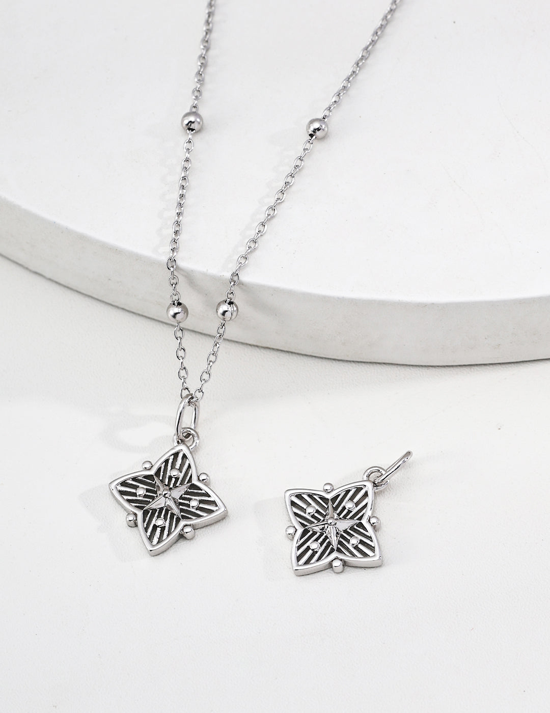 Astralis Clover Necklace