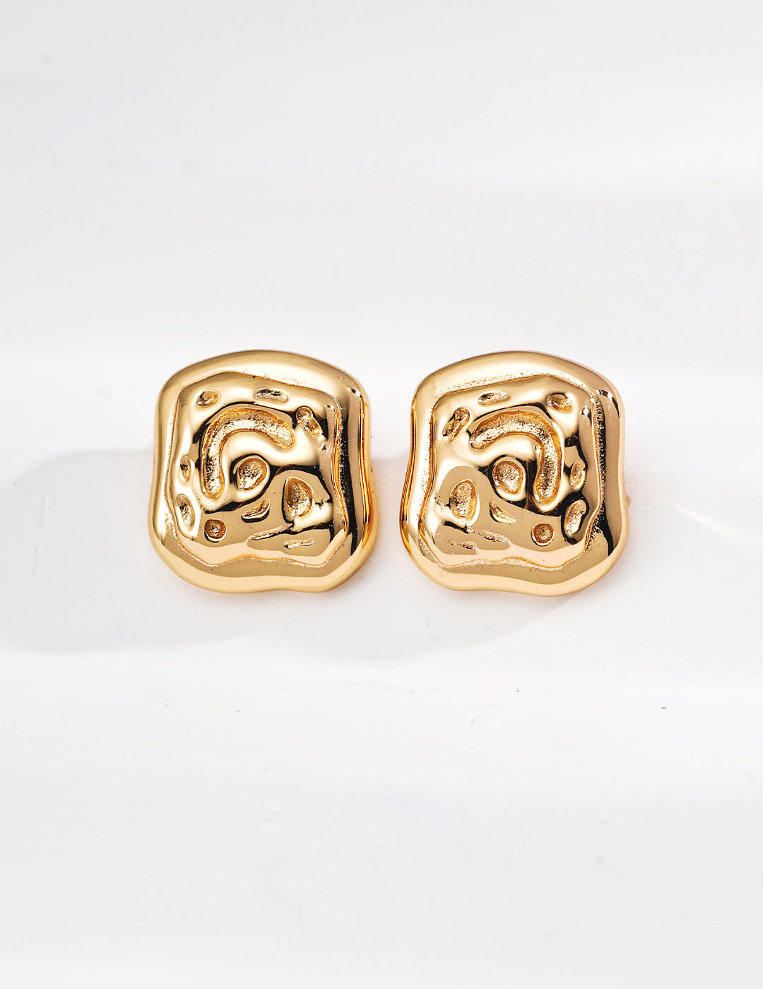 Auralis Sculpted Studs