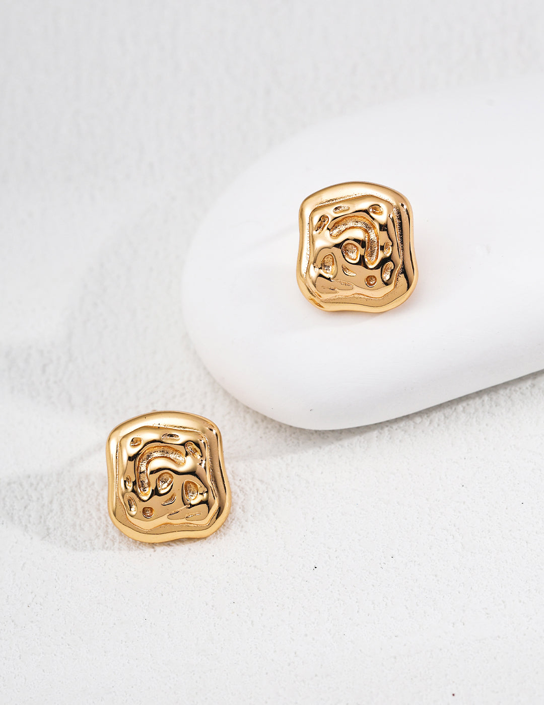 Auralis Sculpted Studs
