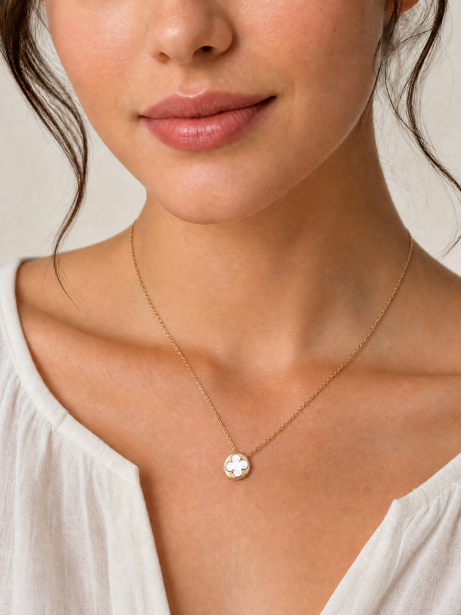 Clova Mother of Pearl Necklace