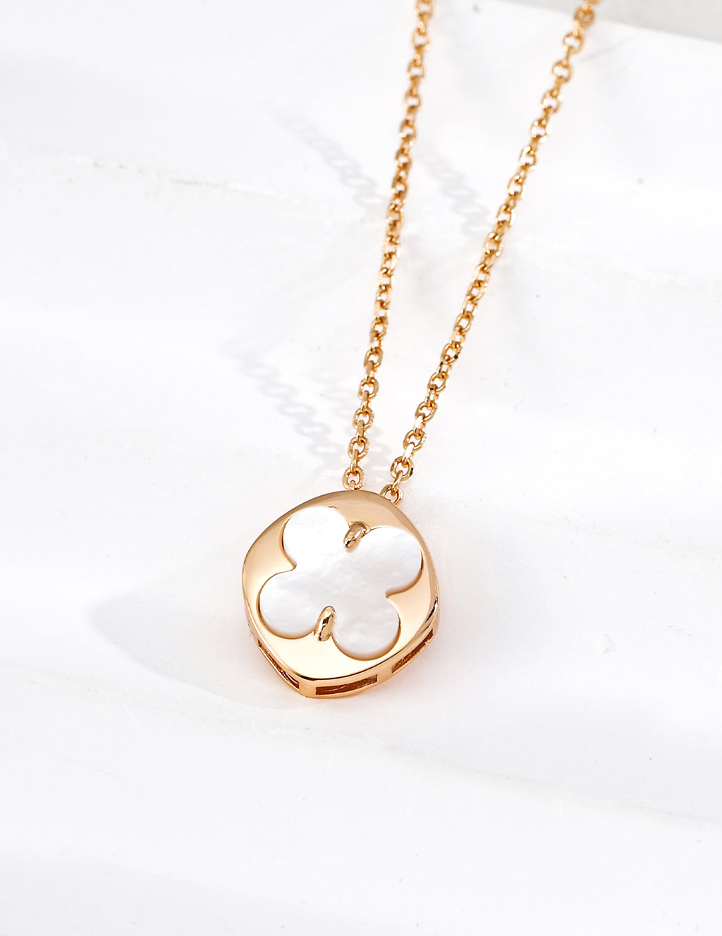Clova Mother of Pearl Necklace