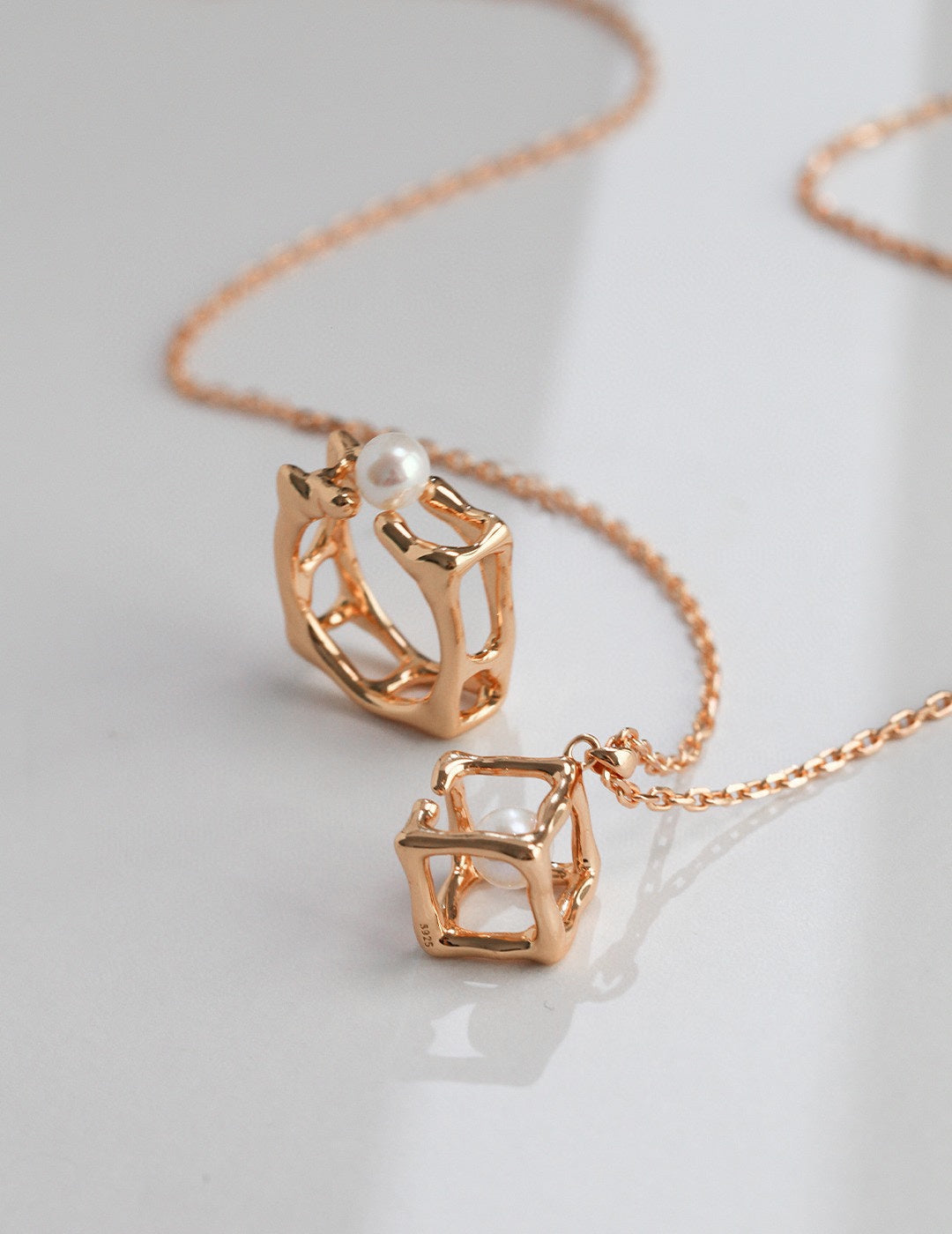 Cubis Pearl Necklace