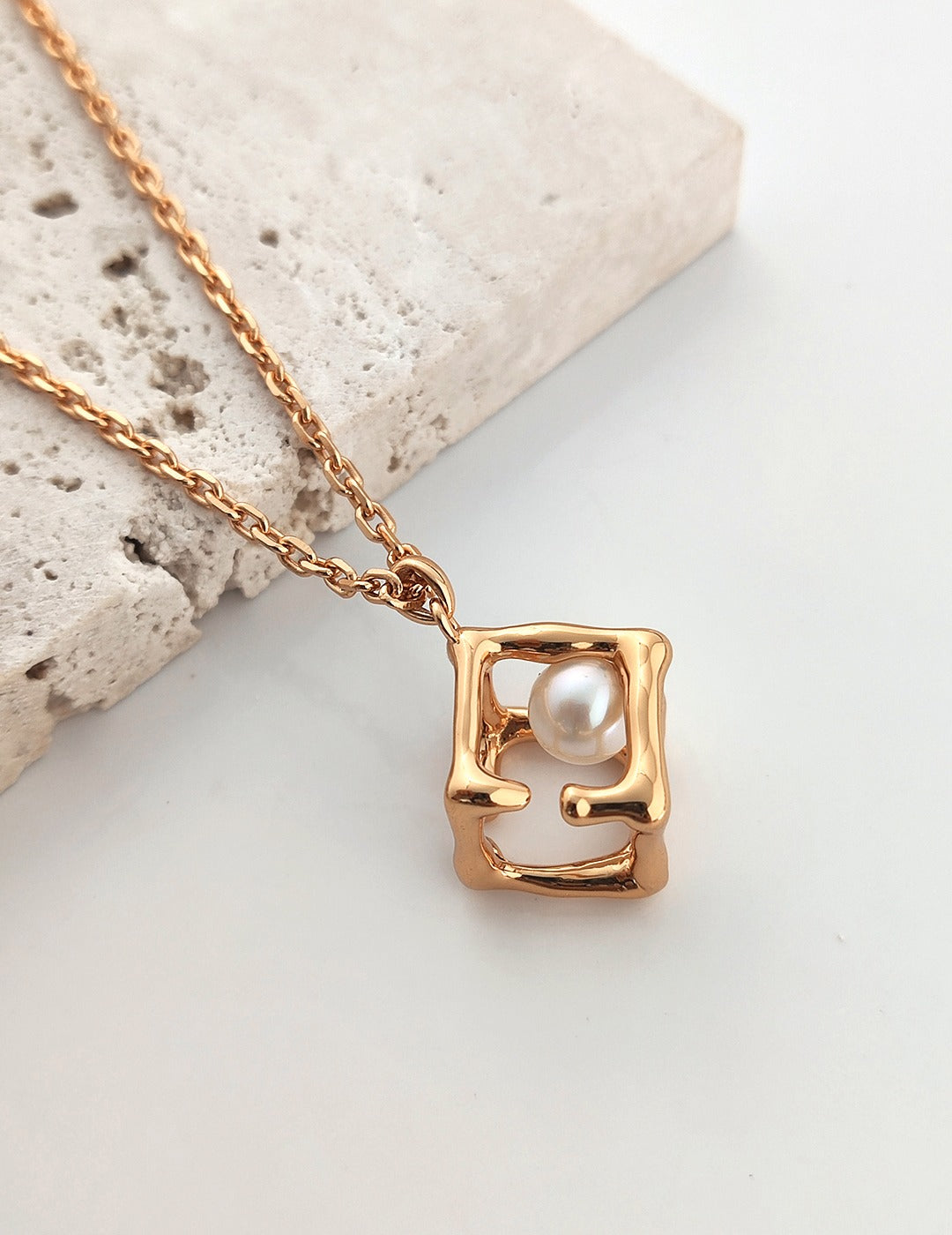 Cubis Pearl Necklace