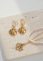 Drift Pearl Necklace