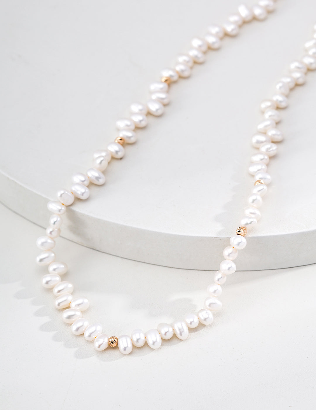 Elio Pearl Necklace