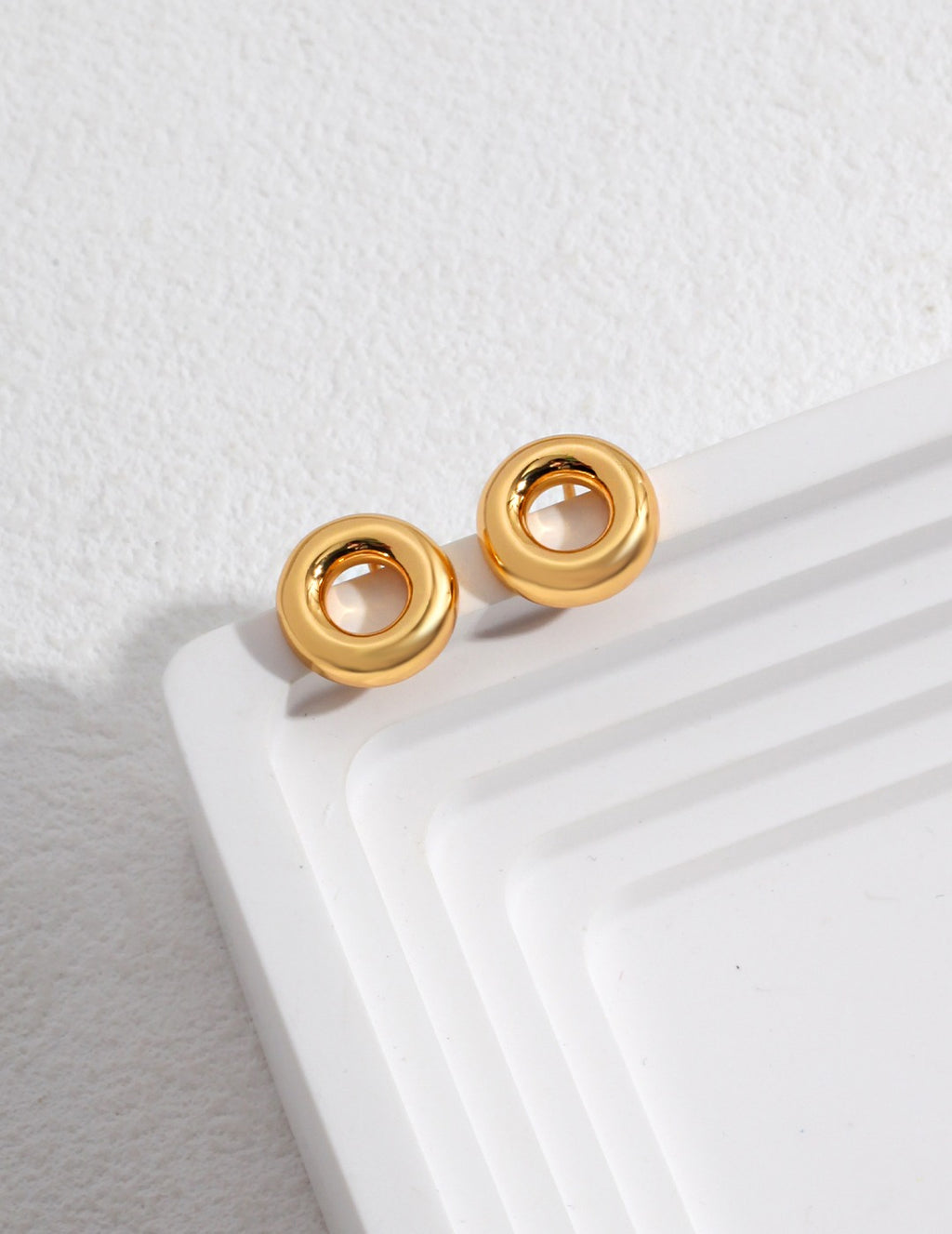 Halo Orbit Studs
