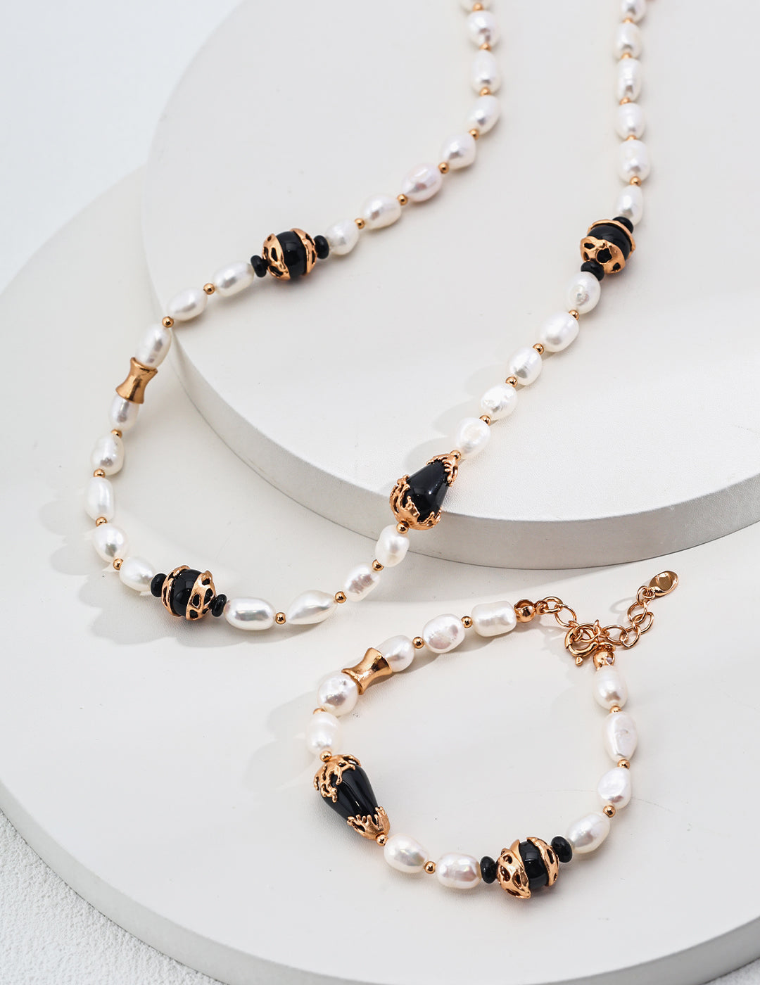 Midnight Pearl Bracelet