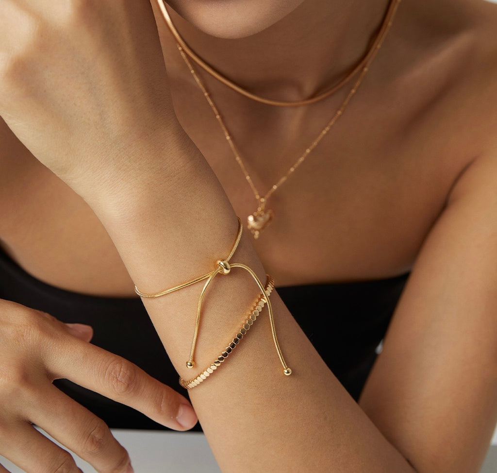 The Minimal Bracelet