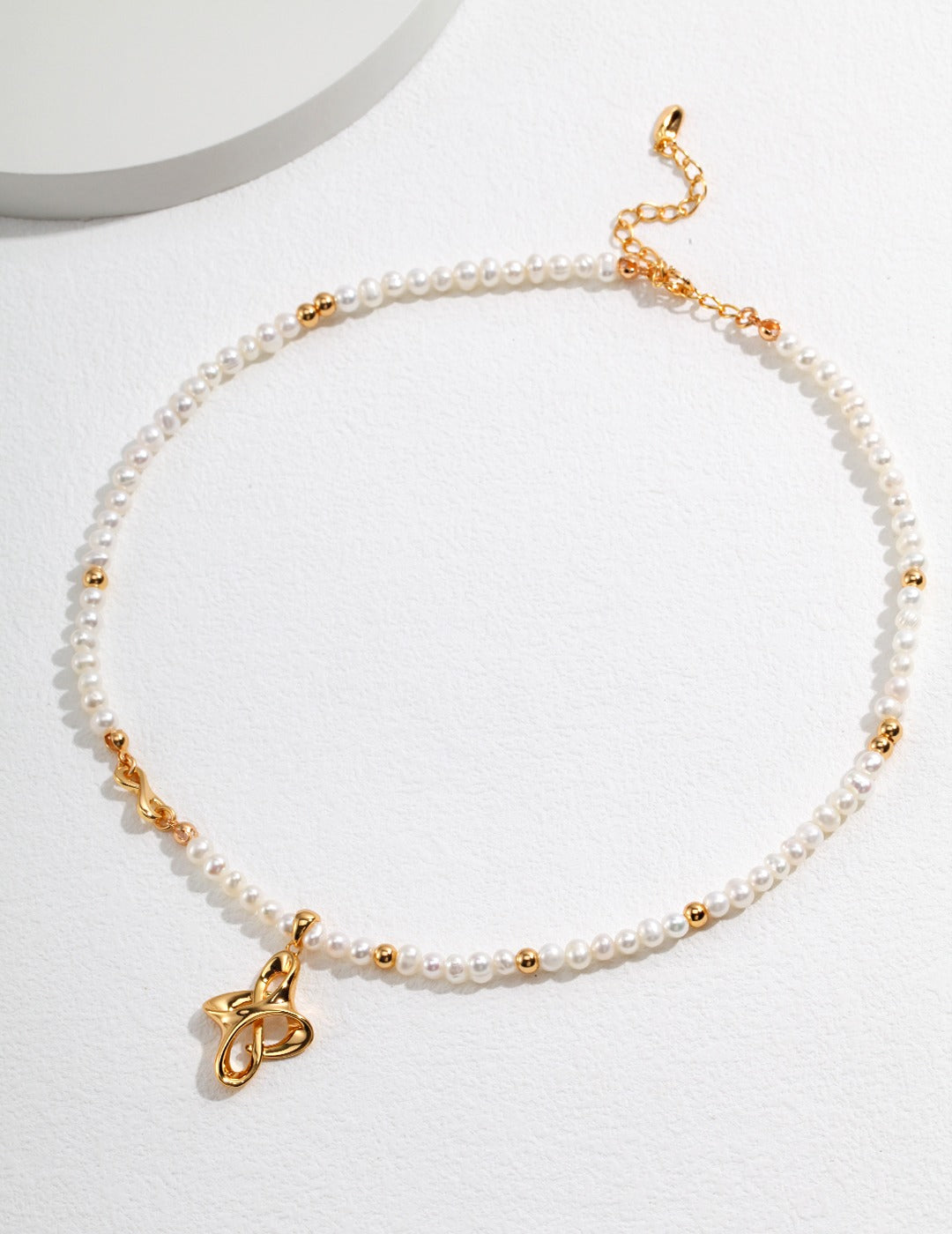 Nexis Pearl Necklace