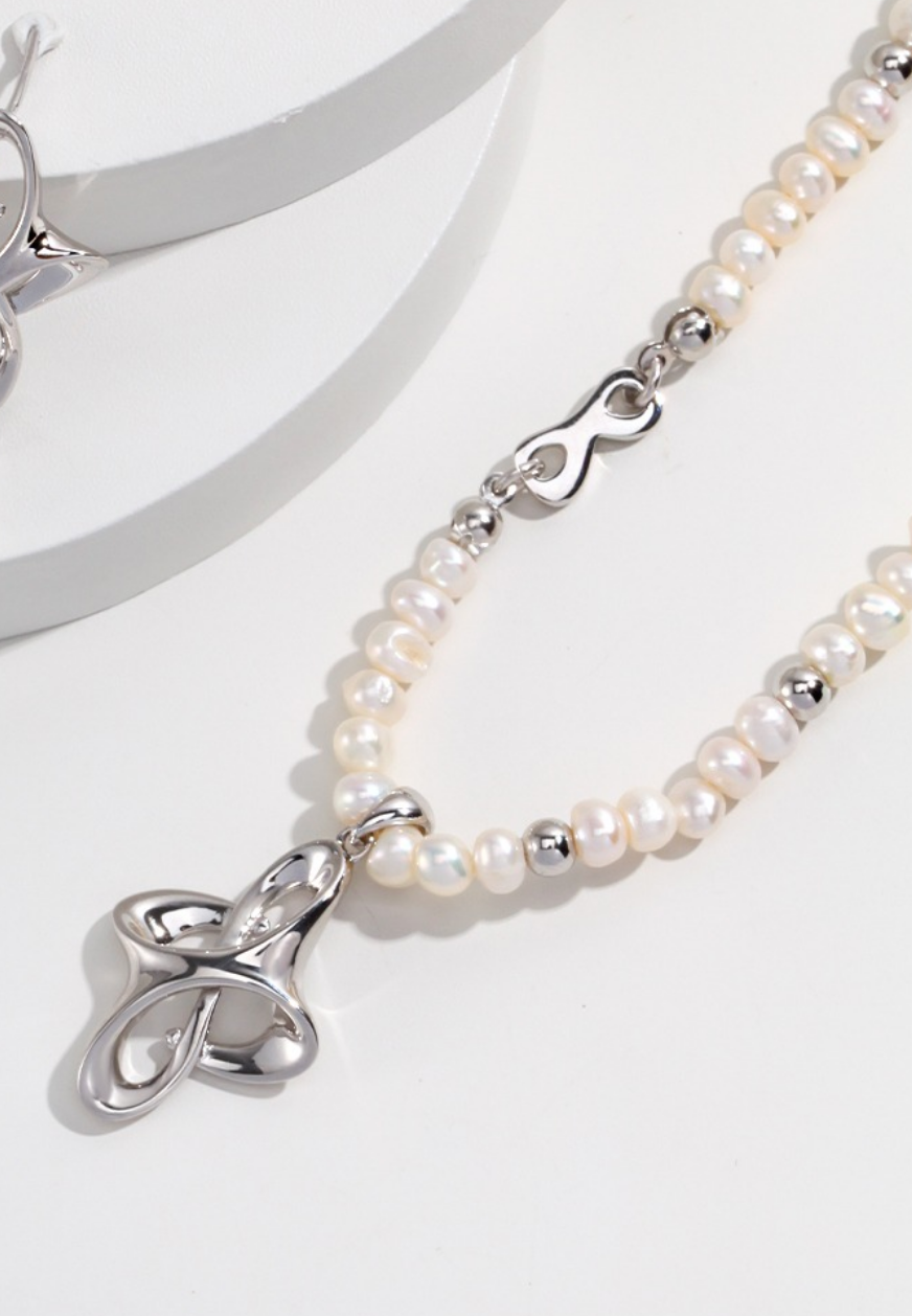 Nexis Pearl Necklace