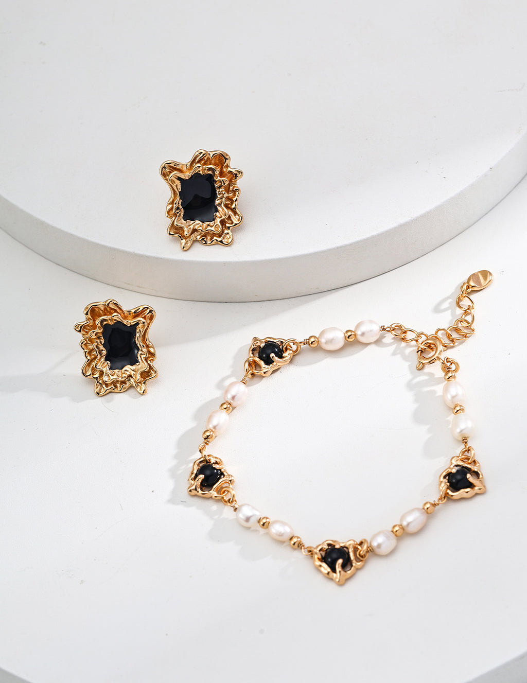 Noir Bloom Earrings