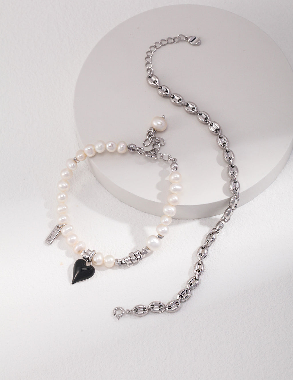 Noir Heart Pearl Bracelet
