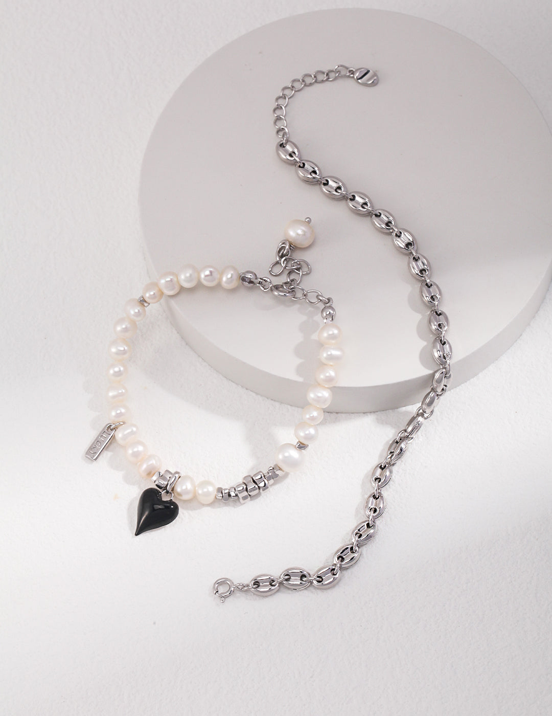 Noir Heart Pearl Bracelet