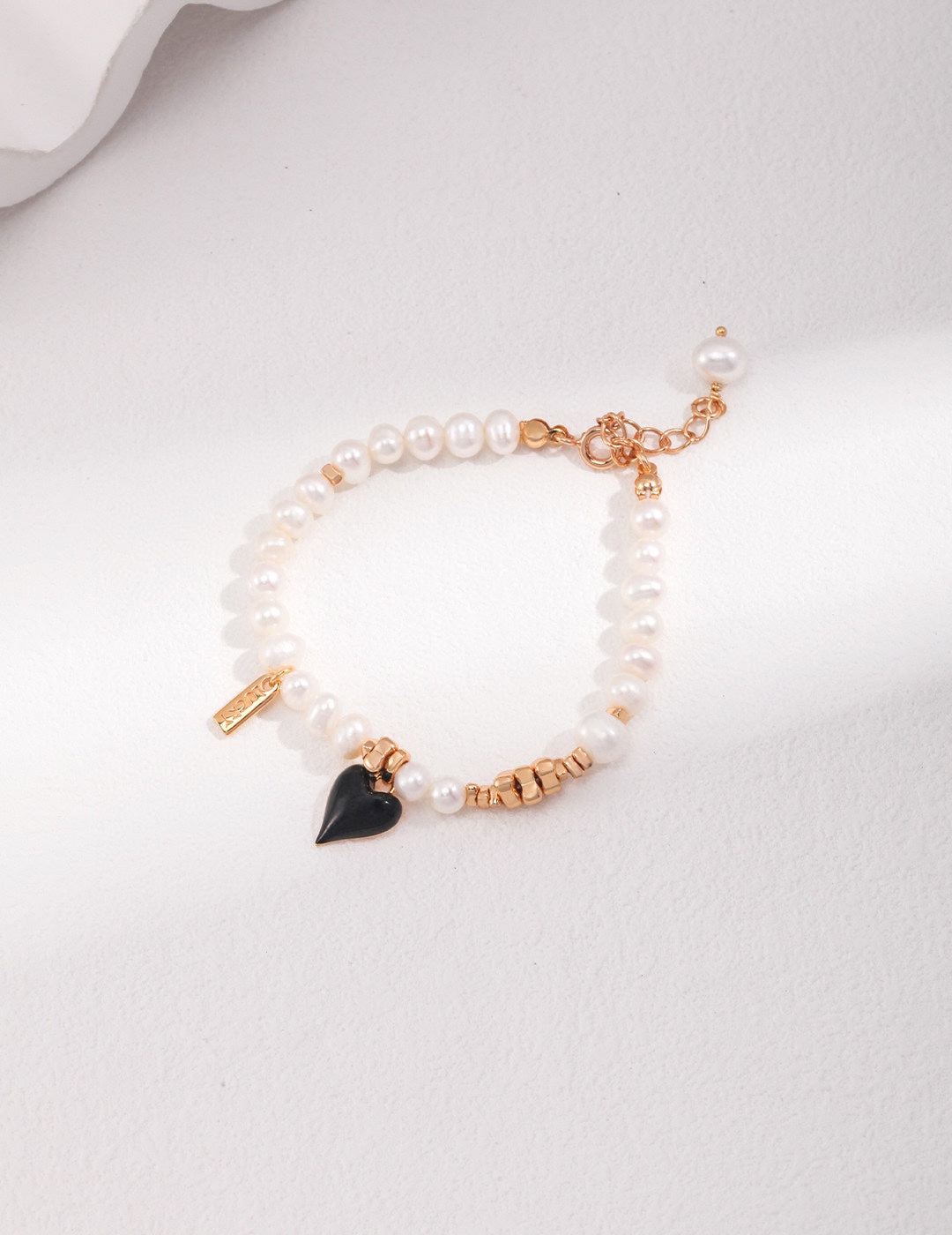 Noir Heart Pearl Bracelet