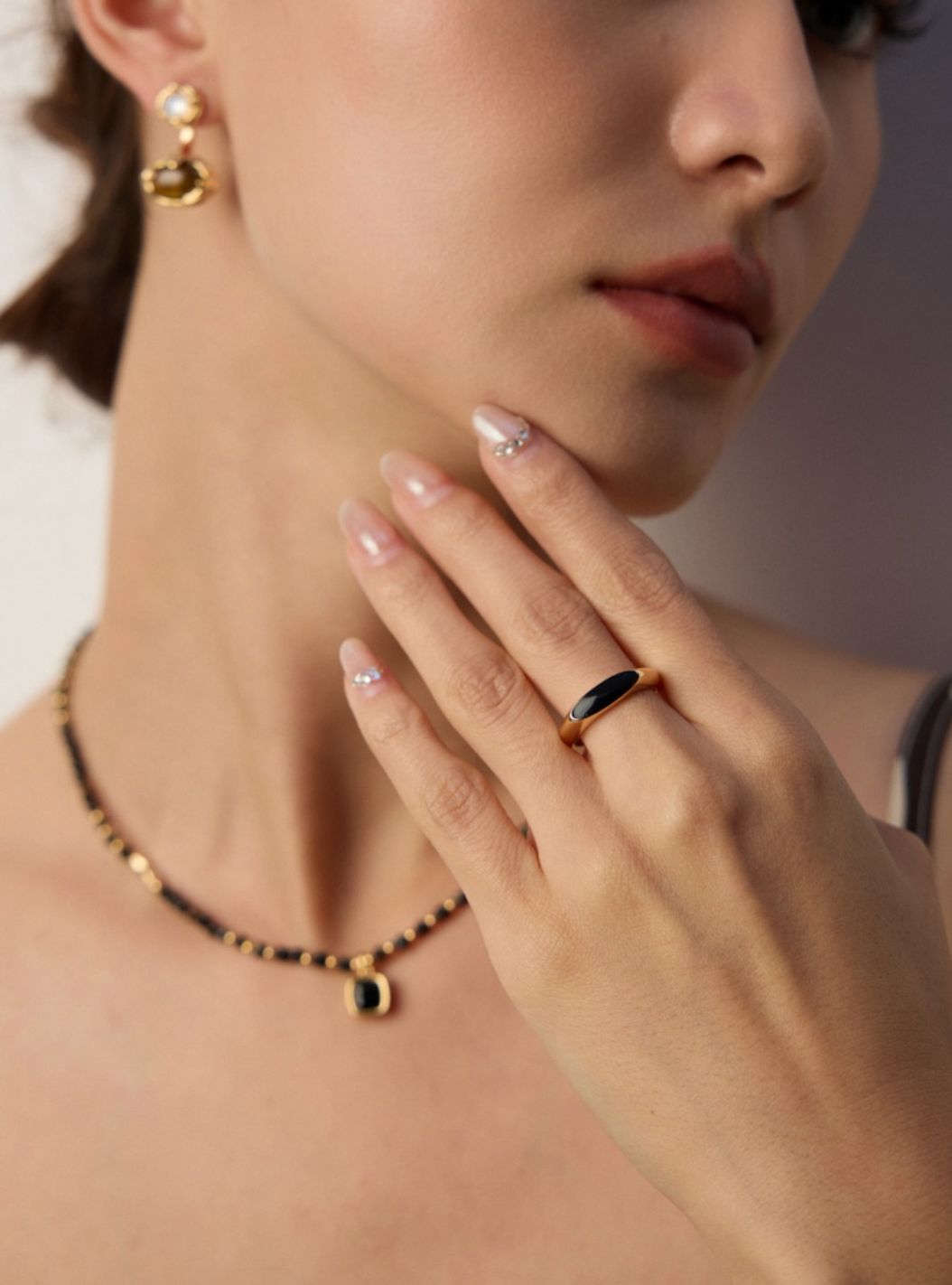 Noir Arc Ring