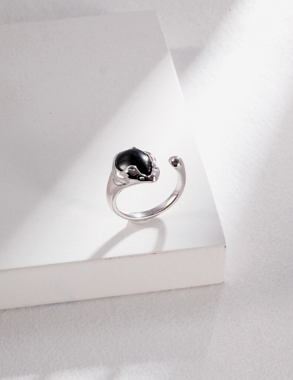 Adjustable Noir Ring