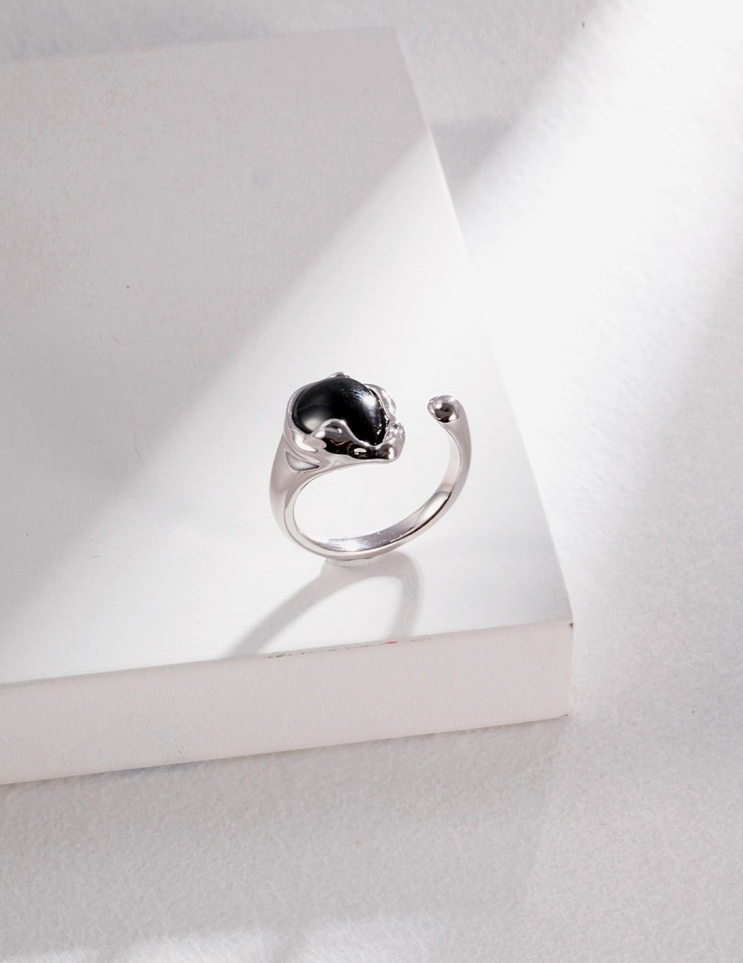 Adjustable Noir Ring