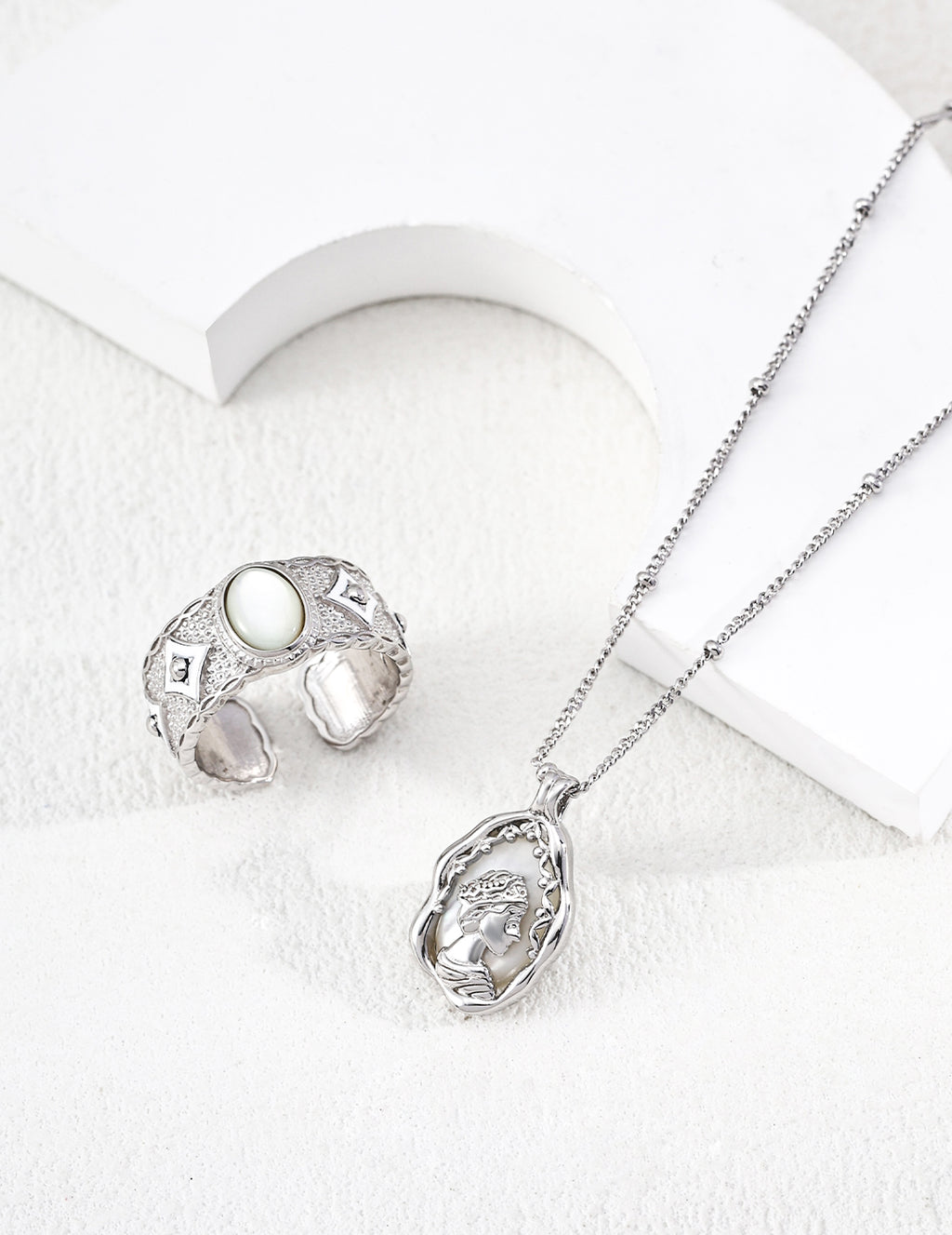 Regna Mother of Pearl Necklace