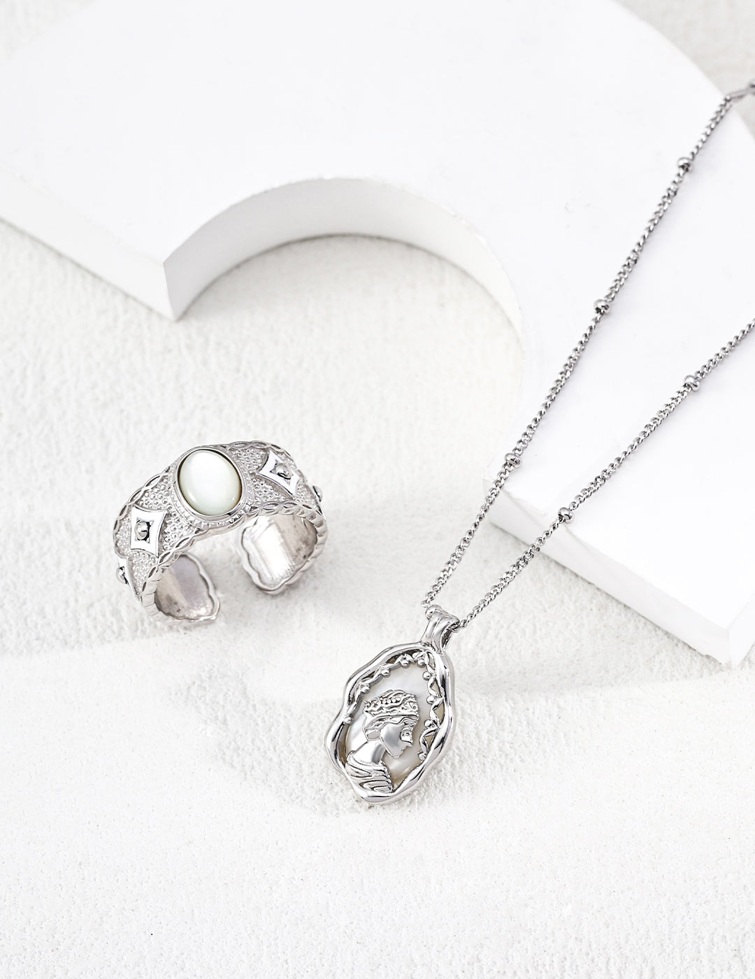 Regna Mother of Pearl Necklace