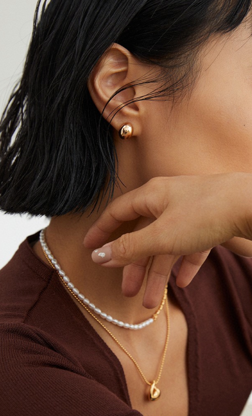 Solis Pebble Studs