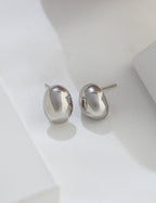 Solis Pebble Studs