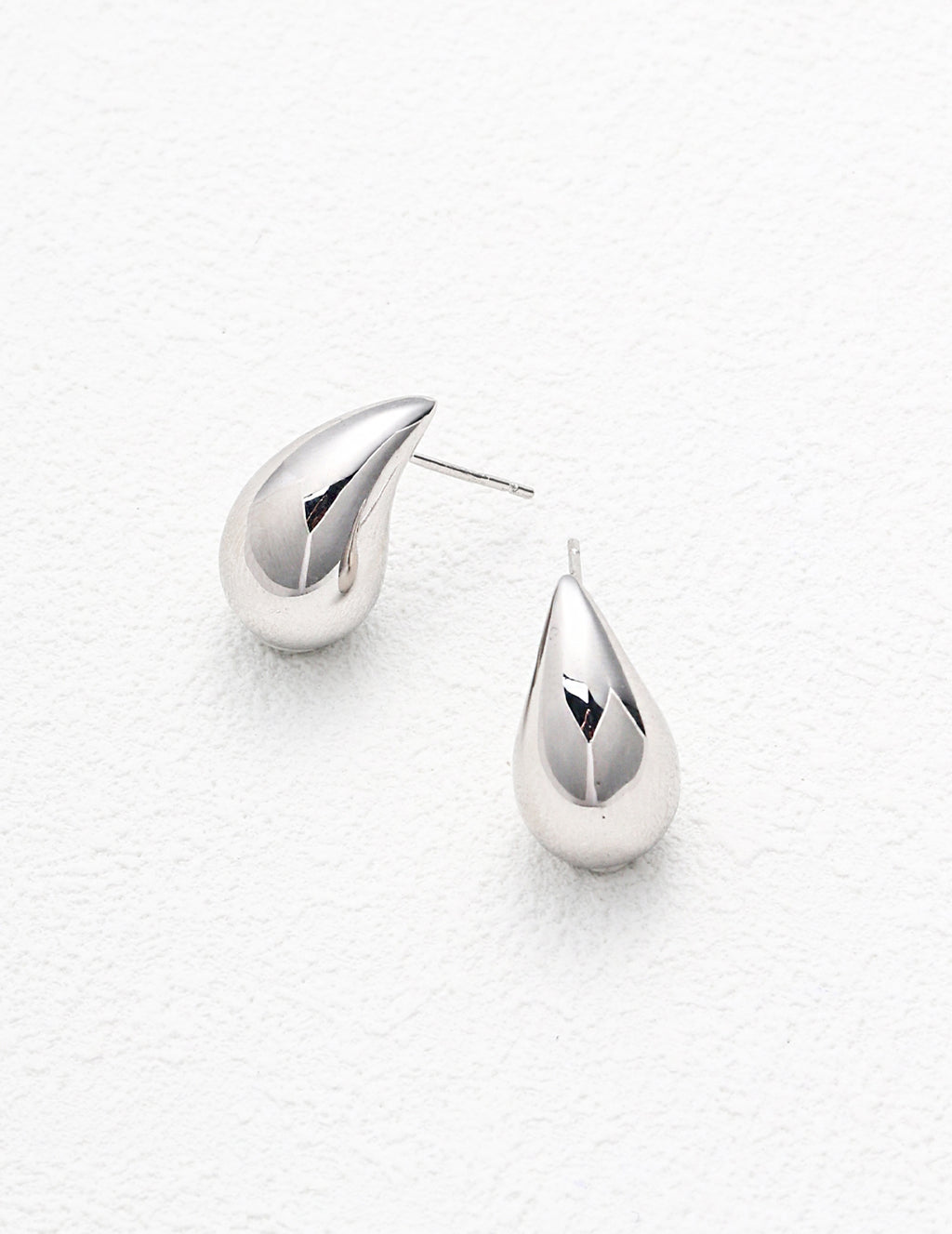 Vanta Drop Earrings
