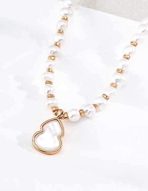 Vero Pearl Necklace