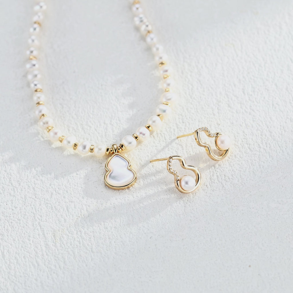 Vero Pearl Necklace
